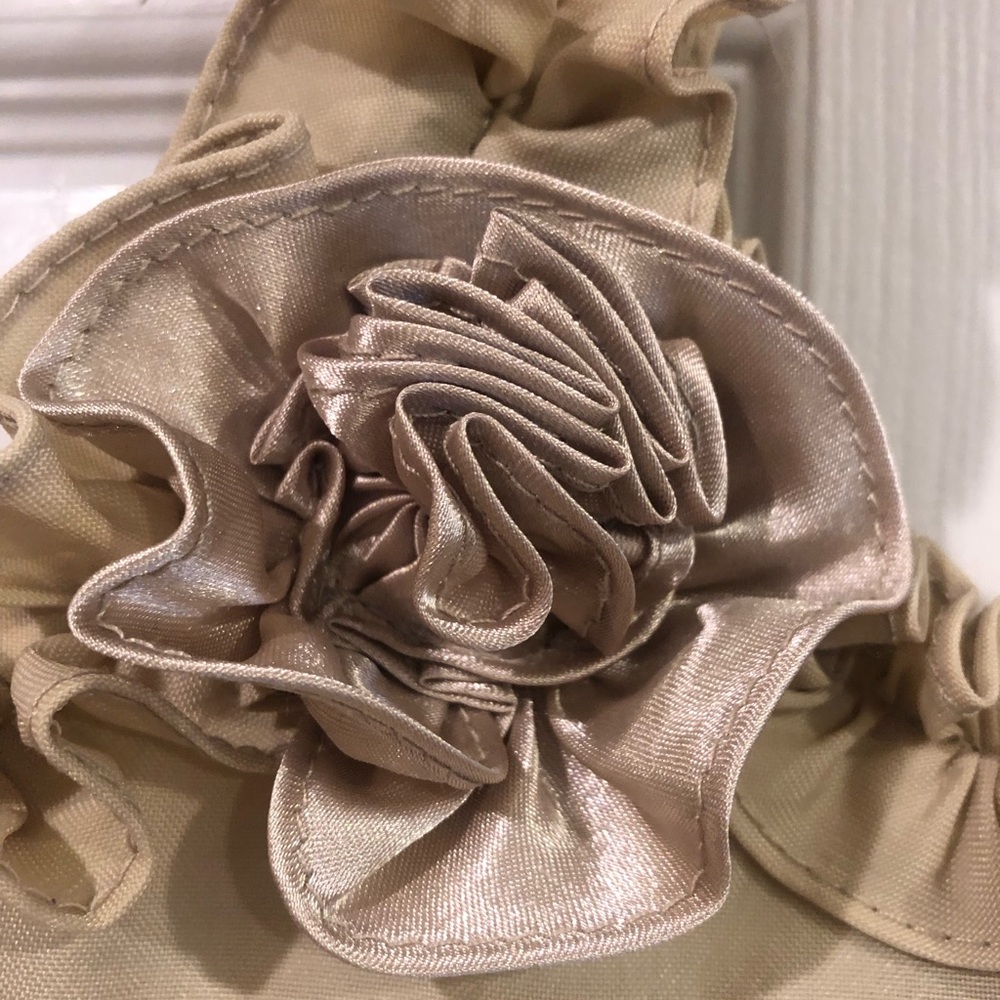 Elegant Floral satin Tan Handbag - Picture 5 of 8